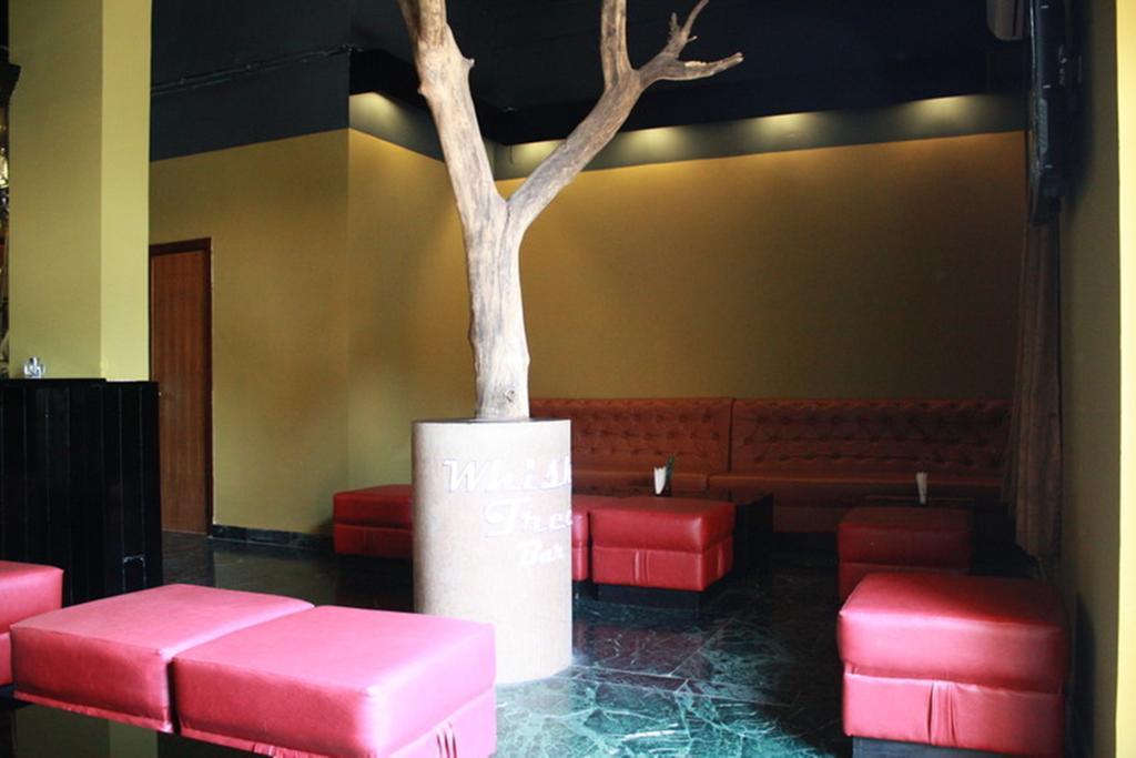 La Franklin Hotel Bhubaneswar Esterno foto