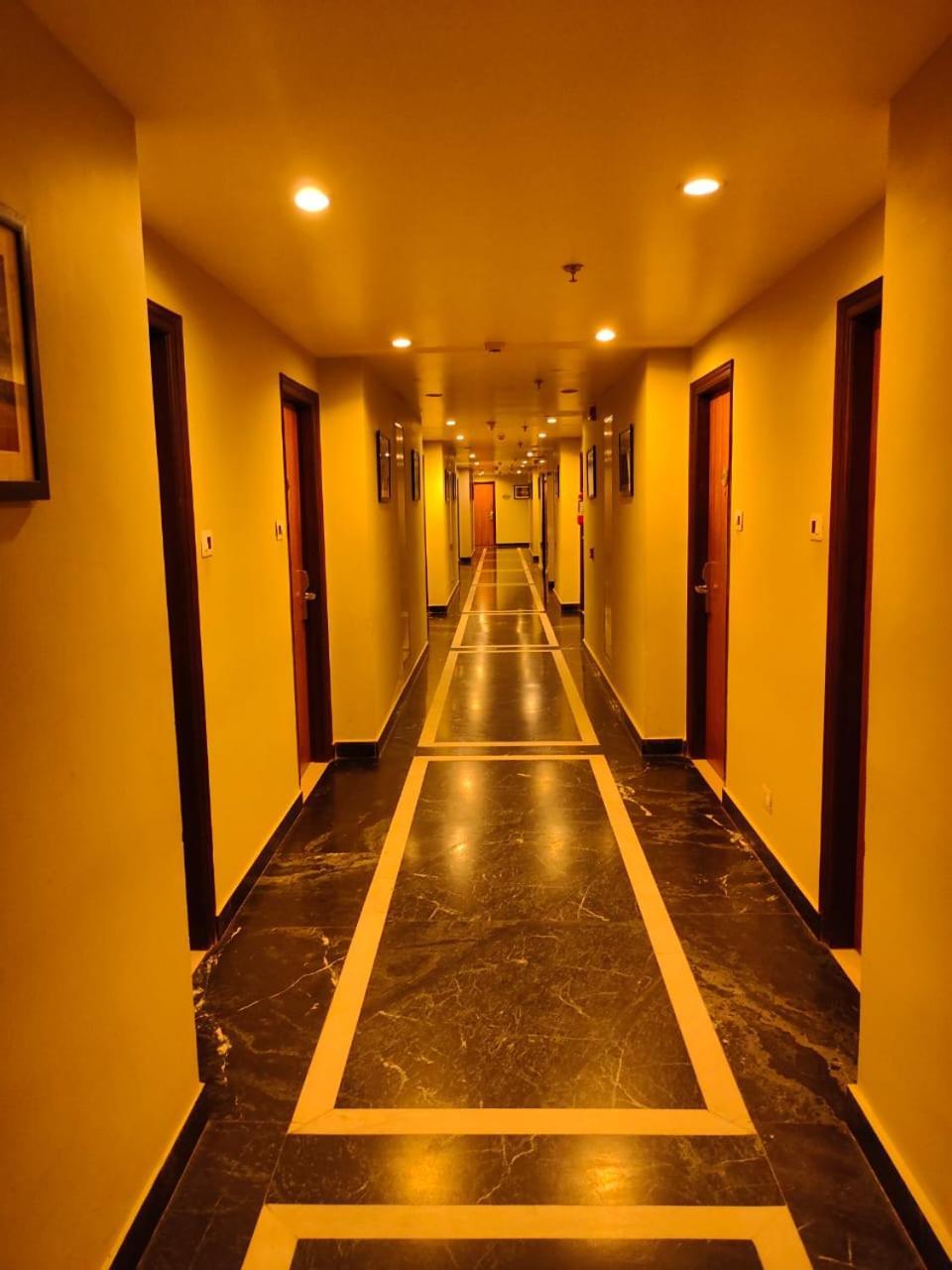 La Franklin Hotel Bhubaneswar Esterno foto