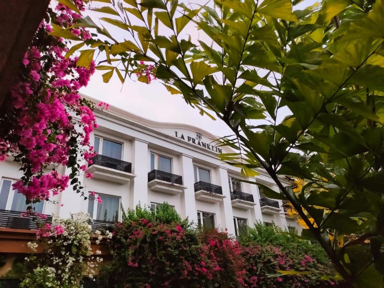 La Franklin Hotel Bhubaneswar Esterno foto