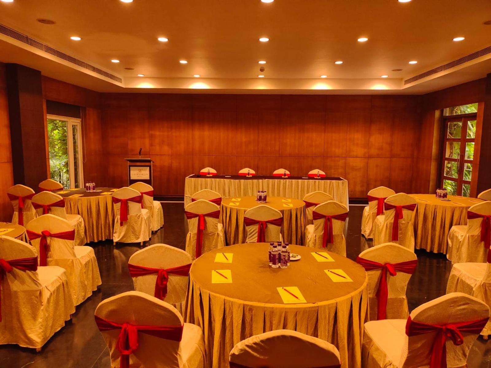 La Franklin Hotel Bhubaneswar Esterno foto