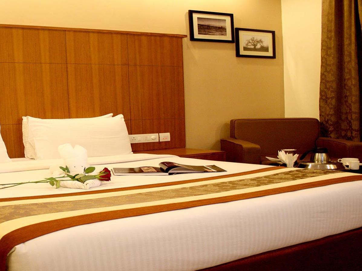 La Franklin Hotel Bhubaneswar Esterno foto