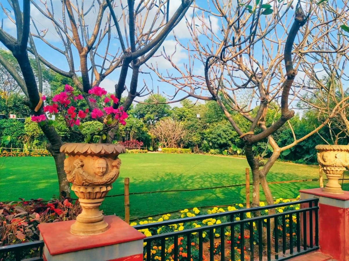 La Franklin Hotel Bhubaneswar Esterno foto