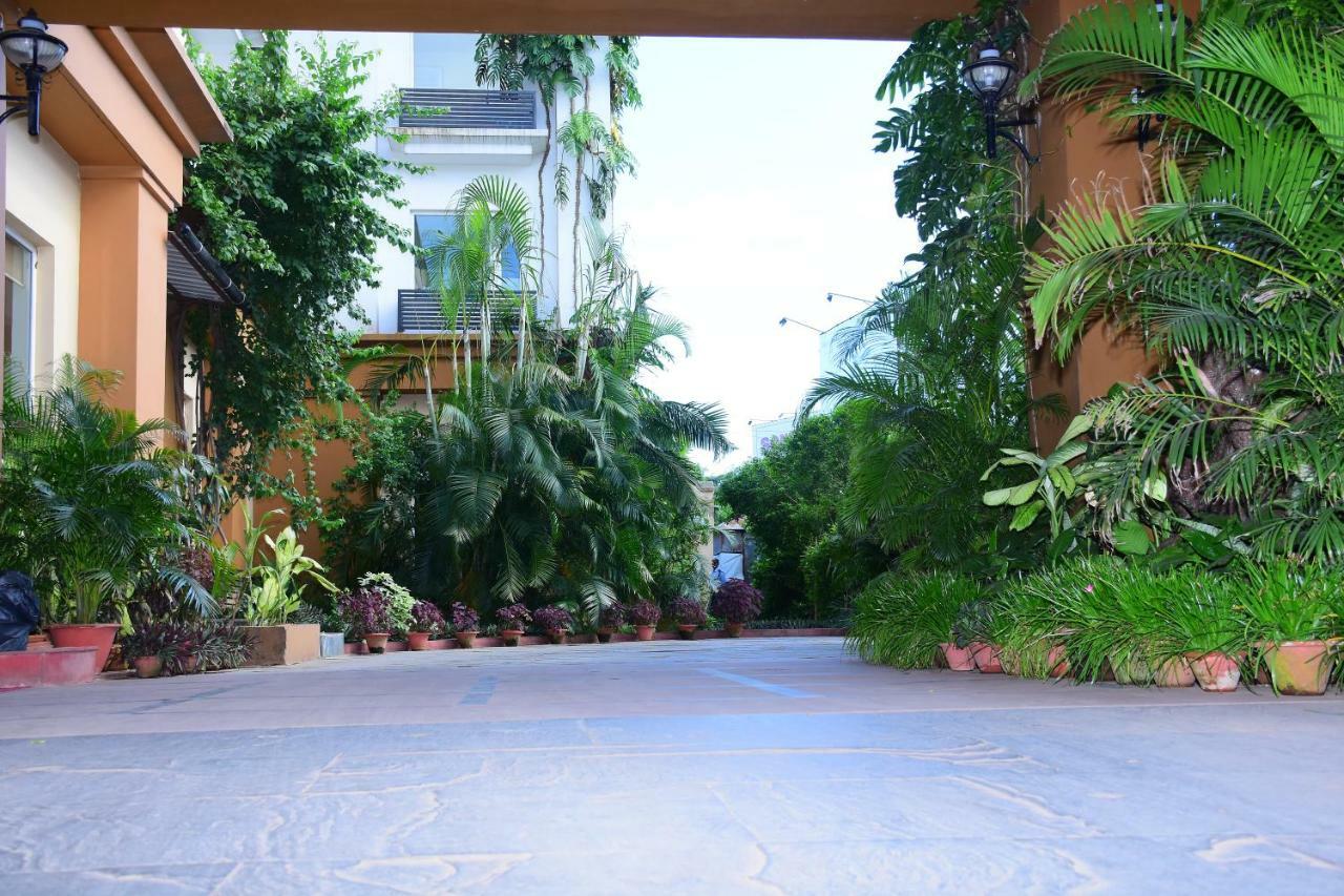 La Franklin Hotel Bhubaneswar Esterno foto